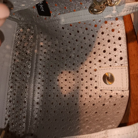 BOTKIER Elegant White Perforated Tote Bag in EUC Comes w Detachable Wristlet - Picture 17 of 17